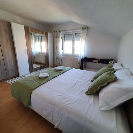 Ferienwohnung Apartman Laura Zadar Exterior foto