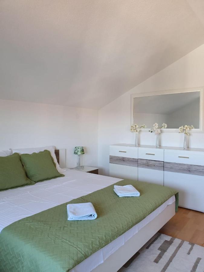Ferienwohnung Apartman Laura Zadar Exterior foto