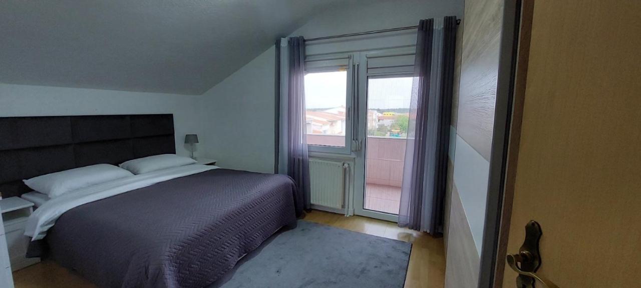 Ferienwohnung Apartman Laura Zadar Exterior foto